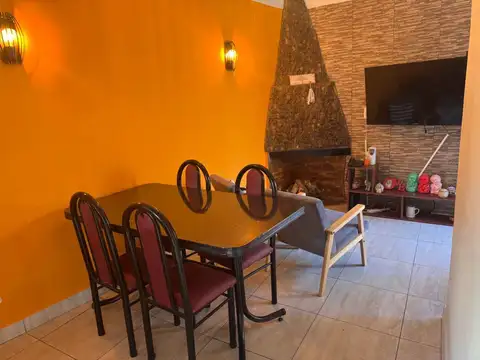 Depto Tipo Casa en Venta en Flores, USD 82.000