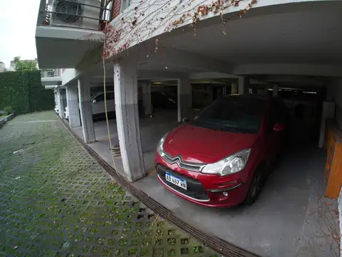 Cochera Venta en Colegiales muy amplia