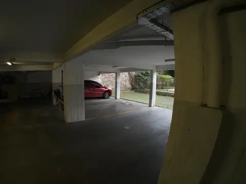 Cochera Venta en Colegiales muy amplia