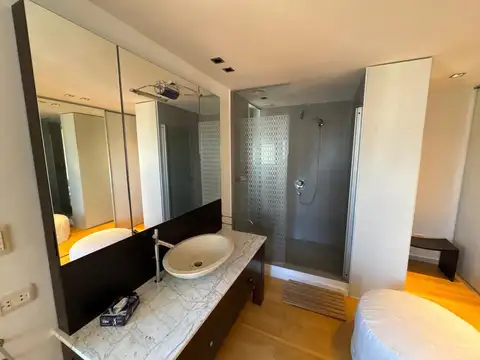 Departamento en Alquiler con 2 cocheras