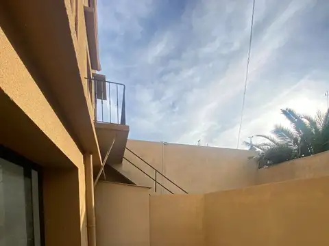 Local y Departamento en Planta Alta en pleno centro de la ciudad