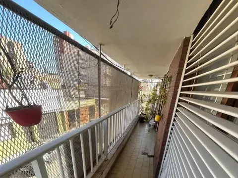 CASA EN VENTA PASAJE CALDERON AL 6200 WILDE CENTRO