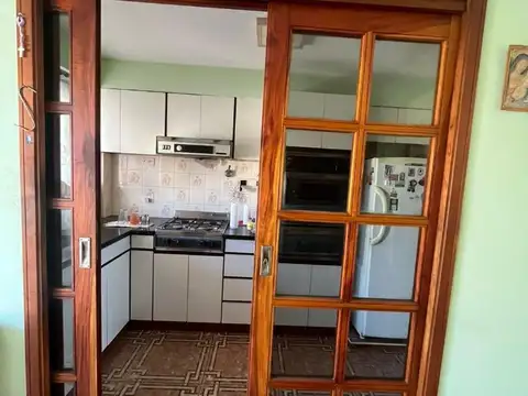Casa 5 ambientes con 4 baños
