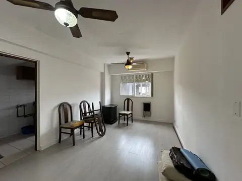 La Rioja 100, Piso 8