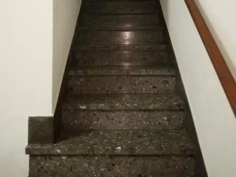 Depto Tipo Casa en Venta 50 años