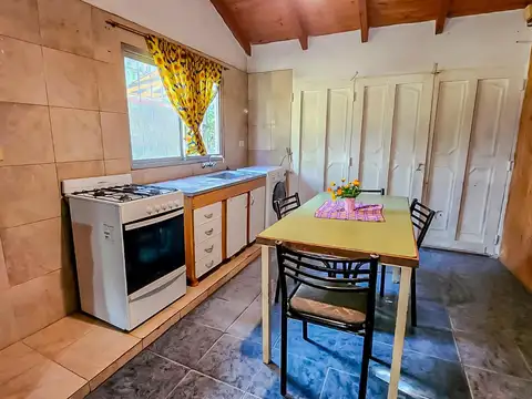 Casa 4 ambientes con 2 baños