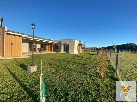 Casa en venta - 3 Dormitorios 3 Baños - Mar Chiquita