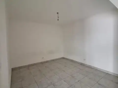 Depto Tipo Casa 2 ambientes con 1 baño