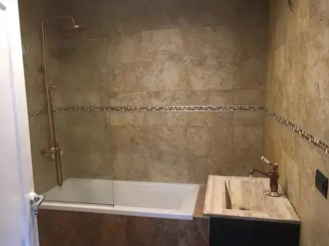 Venta casa 8 ambientes - Barrio Premiun Valdevez, Canning