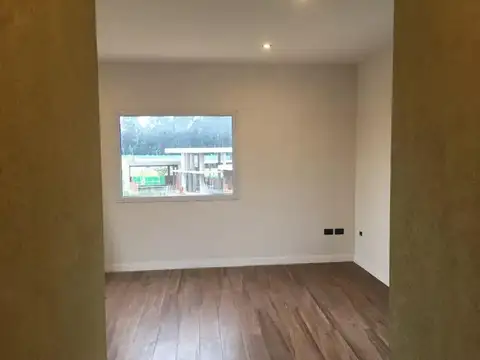 Casa en Venta en Tristan Suarez, USD 360.000