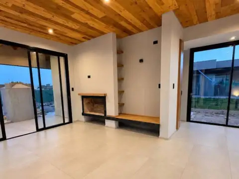 Casa en Venta en Luján de Cuyo, USD 327.000