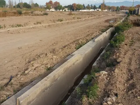 Terreno en Venta 20  mts Fondo