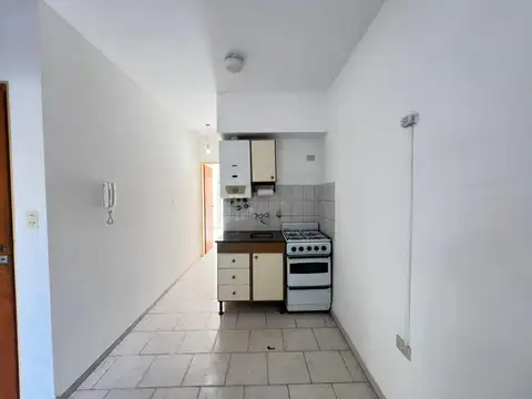 Alquiler Departamento 1 dormitorio con patio grandre en Pichincha Rosario