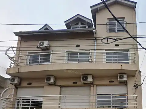 Venta Fábrica/Deposito 2 pisos y 4 Departamentos