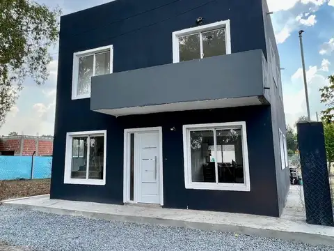 Casa en venta - 4 Dormitorios 2 Baños - 195Mts2 - José C. Paz