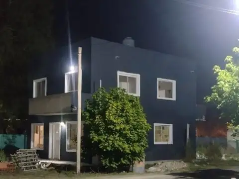 Casa 5 ambientes con 2 baños