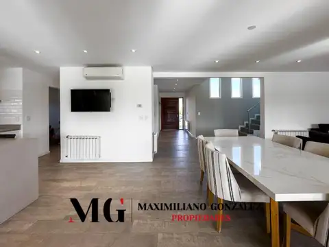 Casa 6 ambientes con 3 baños