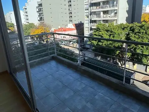 AV.  ALVAREZ THOMAS  al 1000