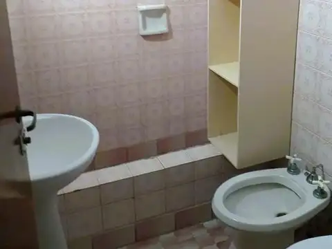 Departamento dos ambientes, PB con patio a 3 cuadras estación Chilavert