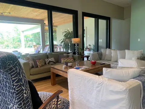 Casa en Alquiler Temporal en Estancias Del Pilar, USD 4.200