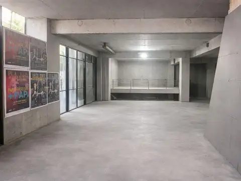 Local en Venta en Villa del Parque, USD 990.000