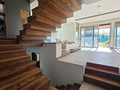 Casa en Venta en Las Heras, USD 580.000