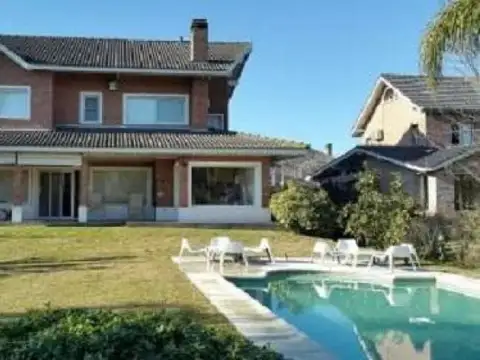 Casa  en Venta en La Delfina, Pilar, G.B.A. Zona Norte