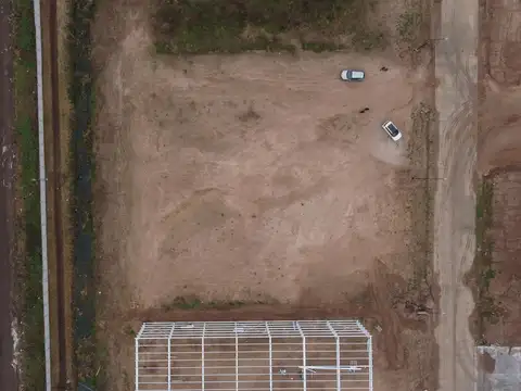 Terreno en Alquiler 51  mts Fondo