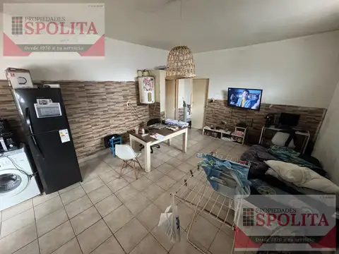 Casa 2 ambientes con 1 baño