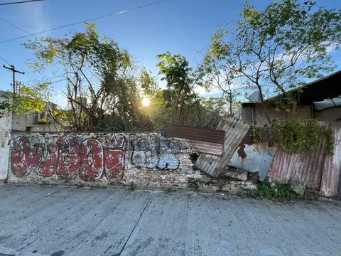 LOTE SOBRE AV. 7 EN BERAZATEGUI U$S 70.000