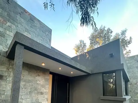 Casa en Venta en Club Miralagos, USD 330.000