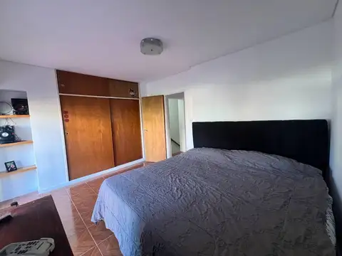 Depto Tipo Casa 4 ambientes con 2 baños