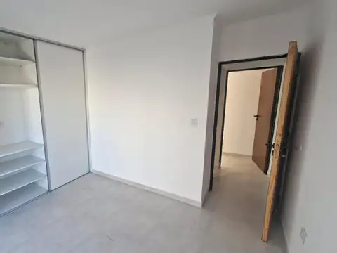 Alquilo DPTO céntrico  a estrenar 