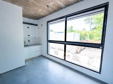 Local en Venta en Manuel B Gonnet, USD 220.000