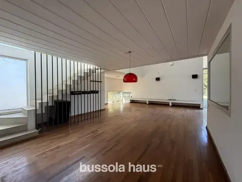 Casa 7 ambientes con 3 baños