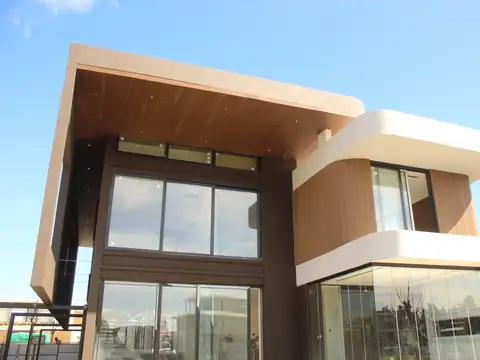 Casa 6 ambientes con 6 baños