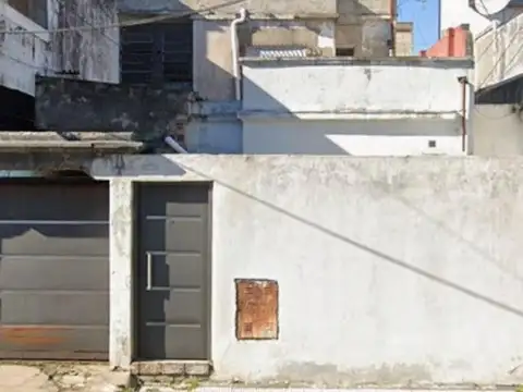 GALPON CON VIVIENDA A REFACCIONAR  A VALOR LOTE 