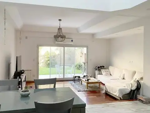 Casa en Alquiler Temporal con 1 cochera