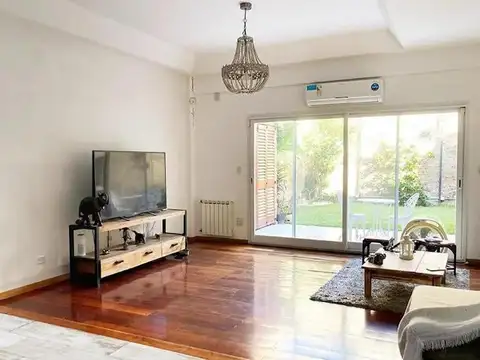 Casa 5 ambientes con 2 baños