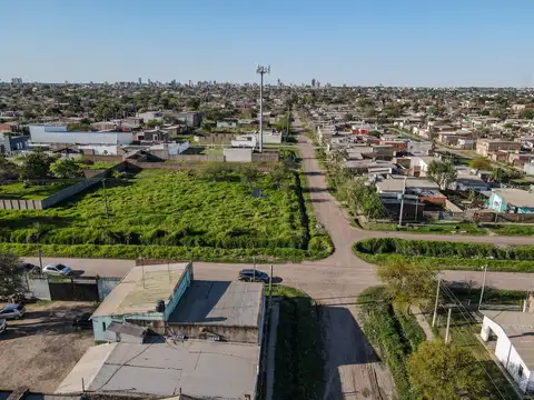 Terreno en esquina de 750 m² a 50 m de Av. San Martín