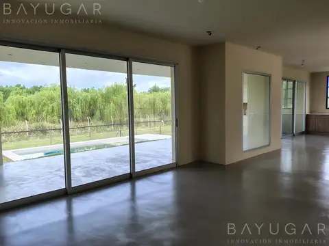 Casa 4 ambientes con 3 baños