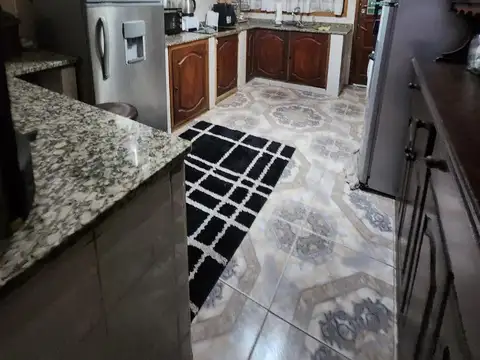 Casa en Alquiler en Funes, $ 850.000