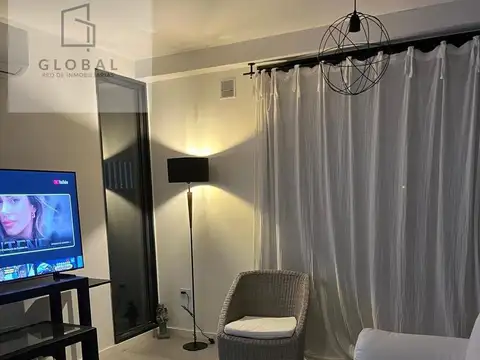 Casa en Alquiler con 2 cocheras