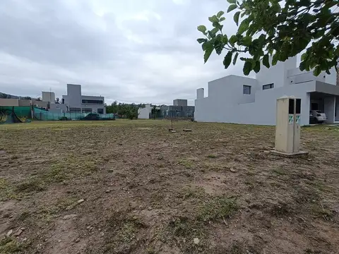 VENTA TERRENO DE 350 M2 TEJAS 4 2DA. ETAPA