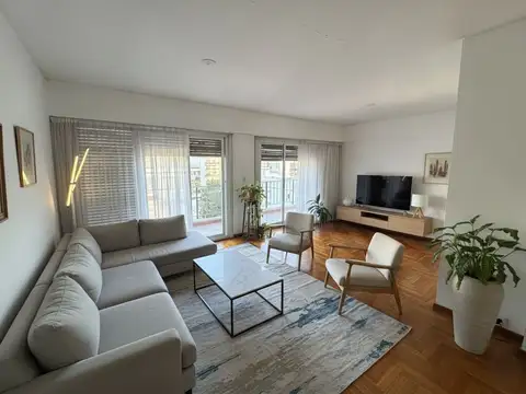 VENTA DPTO 4 AMB PISO ALTO CON BALCÓN, ESCRITORIO, COCHERA Y BAULERA
