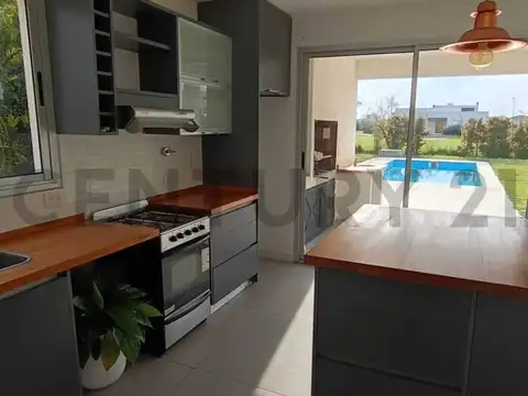 Casa en Alquiler de 4 dormitorios