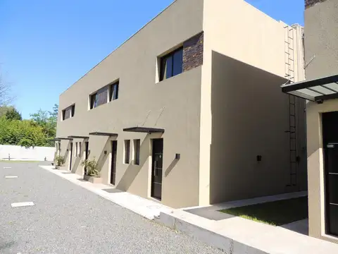 Depto Tipo Casa en Venta de 2 ambientes
