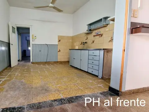 Casa 6 ambientes con 2 baños