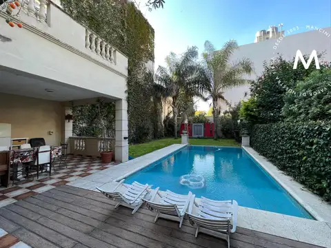 Casa en venta de 5 ambientes con cochera y piscina - Villa Ballester