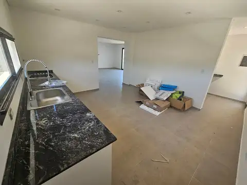 Casa en Venta con 3 cocheras